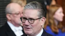Starmer, al borde del abismo: dimite su ministro de Sanidad y se perfila como rival