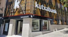 Fitch eleva un escalón el rating de los depósitos de Kutxabank, hasta A+