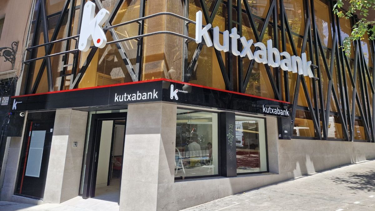 Fitch eleva un escalón el rating de los depósitos de Kutxabank, hasta A+