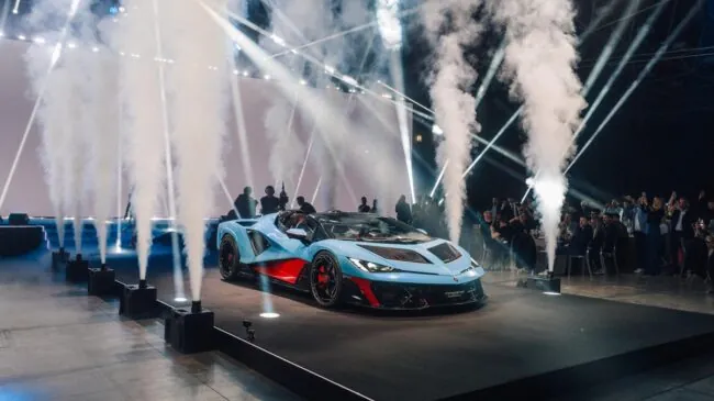 Fenomeno Roadster, solo 15 ejemplares del descapotable más salvaje de Lamborghini