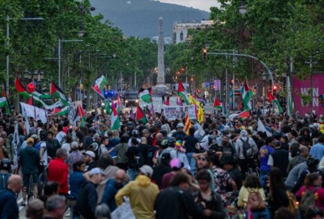Centenares de personas piden en Barcelona la liberación de dos activistas de la flotilla