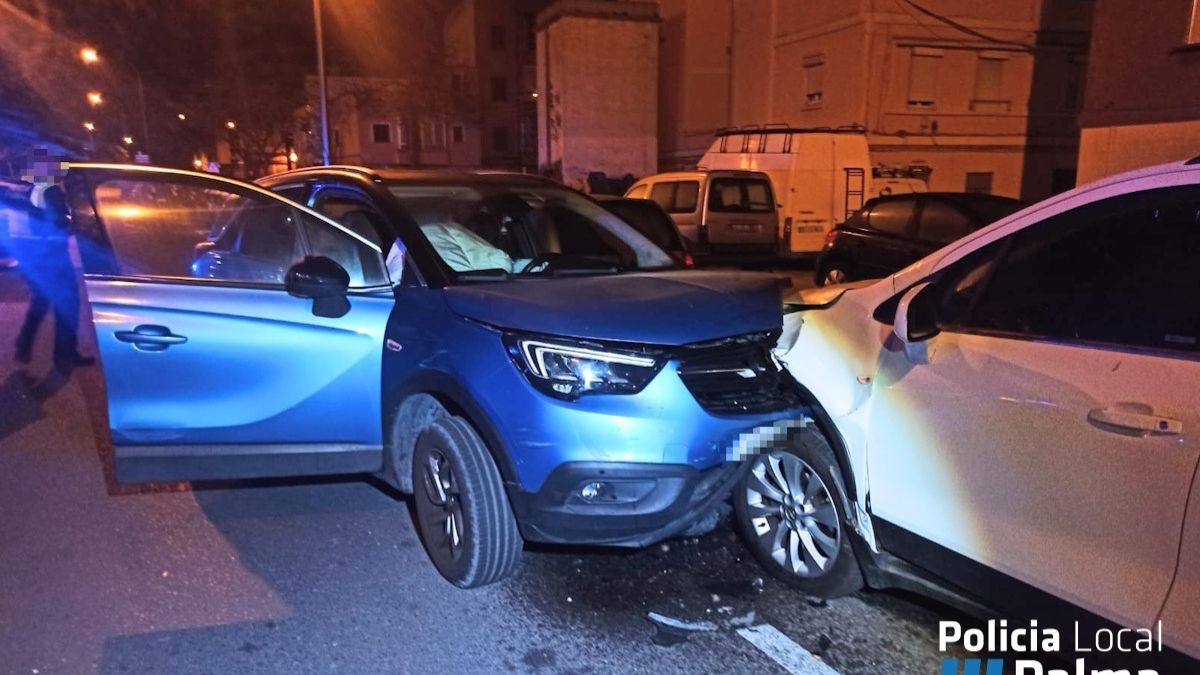 Una mujer al volante provoca un choque en cadena con tres coches al quedarse dormida