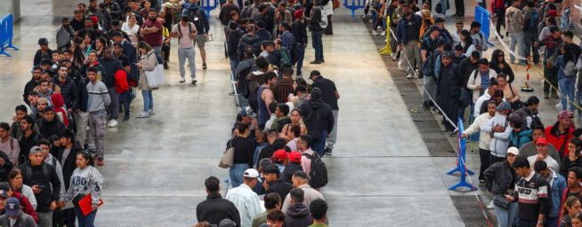 Giro en la inmigración en España: los mayores de 54 años son el colectivo que más aumenta