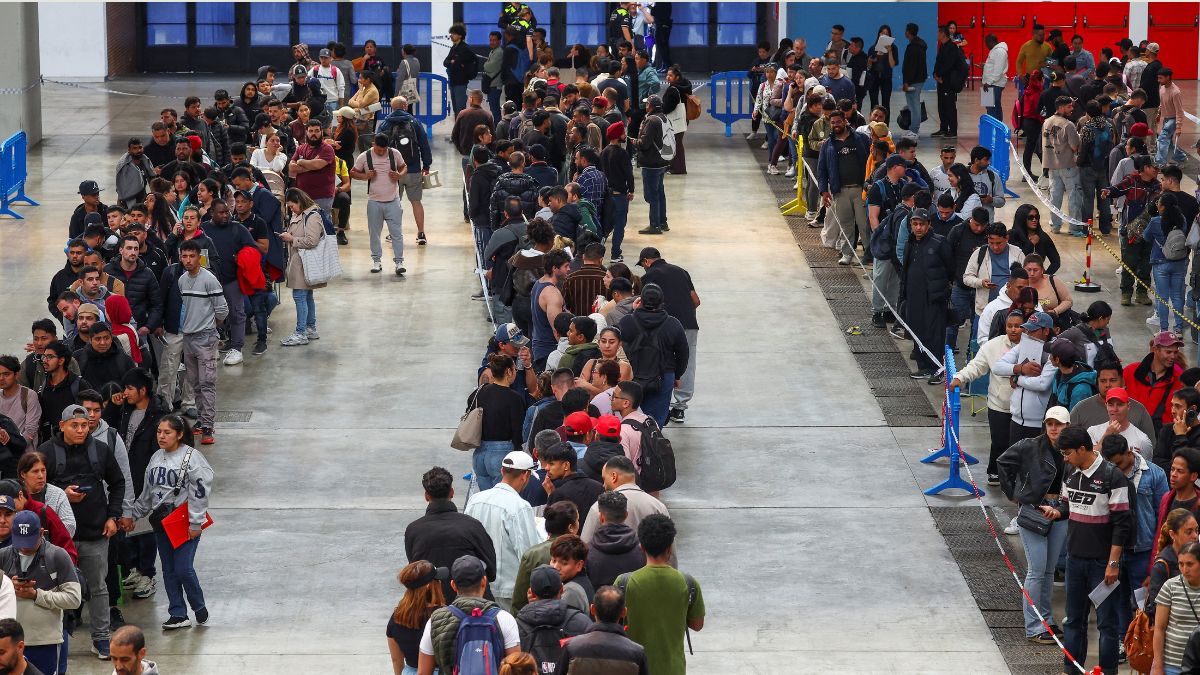 Giro en la inmigración en España: los mayores de 54 años son el colectivo que más aumenta