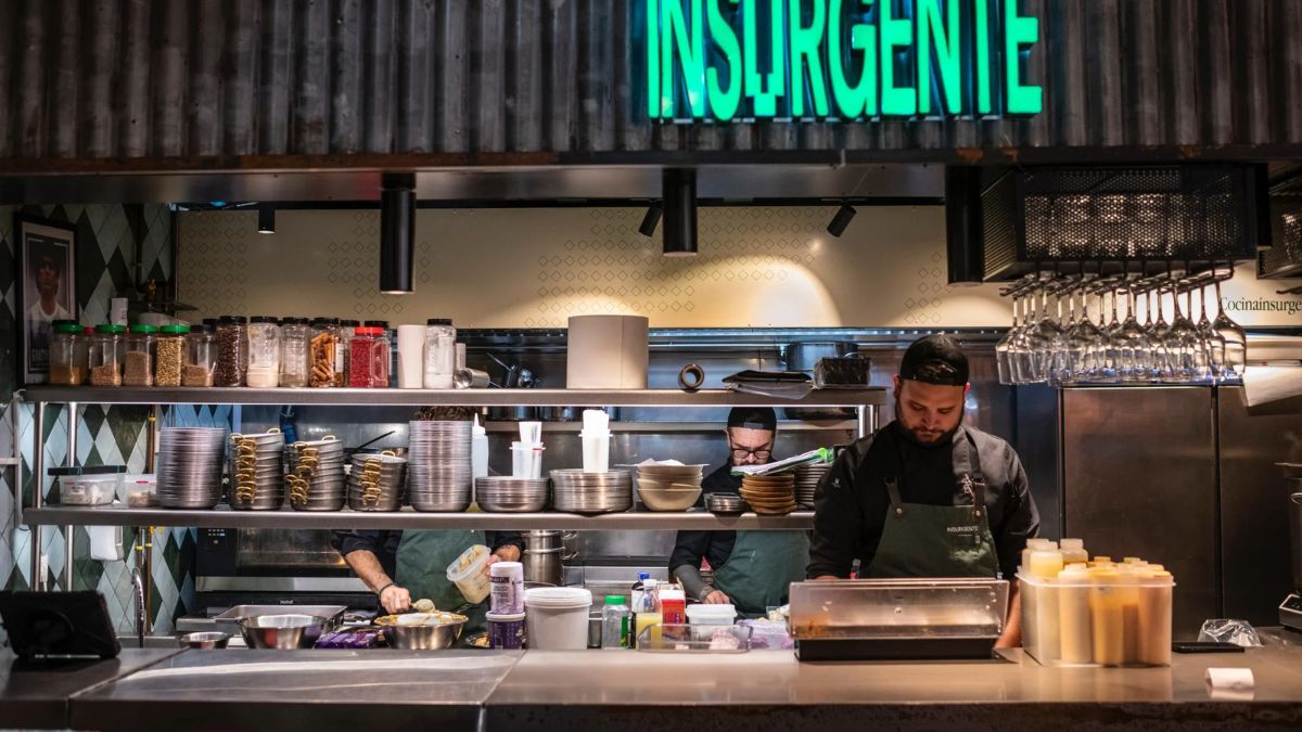Del kilo de acelgas al taco de autor: la vida secreta de los mercados