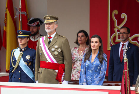 Leonor se da un baño de masas en su primera vez en el Día de las Fuerzas Armadas: exquisita en protocolo y confesiones con su padre