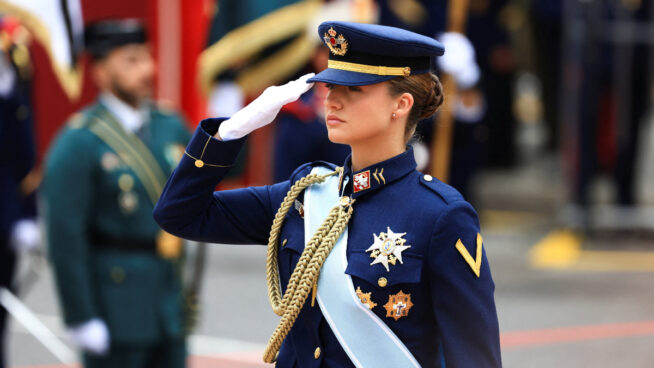El desfile de las Fuerzas Armadas en Vigo, en imágenes