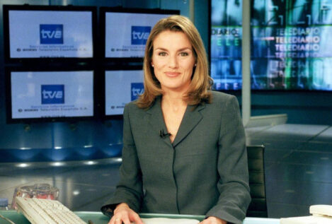 La reina Letizia, en la universidad: «Siempre estaba en primera fila y era una chica normal; de vaqueros y mochila»