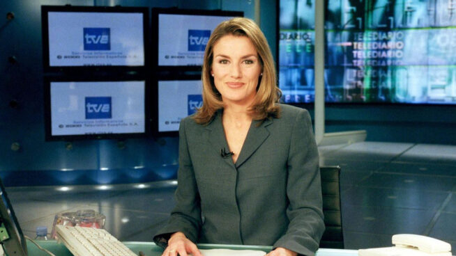 La reina Letizia, en la universidad: «Siempre estaba en primera fila y era una chica normal; de vaqueros y mochila»