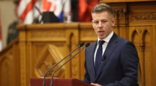 Bruselas celebra la investidura de Magyar en Hungría en el Día de Europa