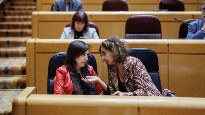Robles corrige a Montero sobre el «accidente laboral» de los guardias civiles: «Se equivocó»