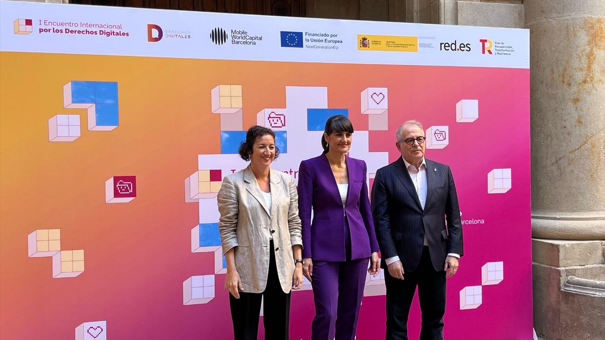 Sánchez pide «más diálogo» para que lo digital siga siendo un espacio de libertad
