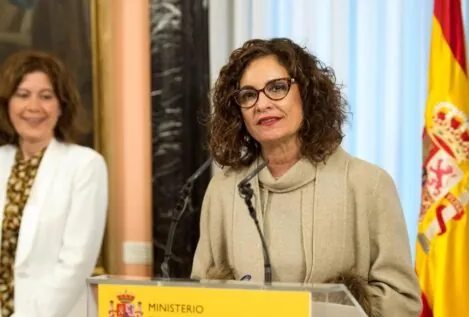 Montero premió con un sueldo de 120.000 euros a la responsable del rescate de Plus Ultra
