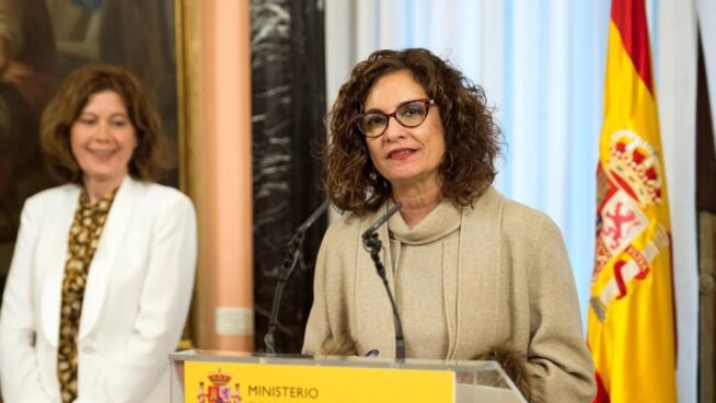 Montero premió con un sueldo de 120.000 euros a la responsable del rescate de Plus Ultra