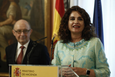 De gerente de un hospital en Sevilla a la política nacional: el pasado de María Jesús Montero más allá de las elecciones de Andalucía