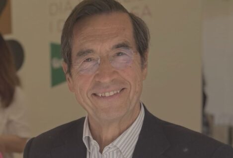 Mario Alonso Puig,(72) médico, sobre el sueño: «Hay que dormir mínimo siete horas; es cuando tu cuerpo previene enfermedades como el Parkinson o el Alzhéimer»