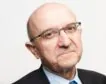 Miguel Ángel Martínez (68), médico, sobre el uso del móvil: «Está demostrado que ha bajado el coeficiente intelectual por dormir menos y hacer scroll por las noches»