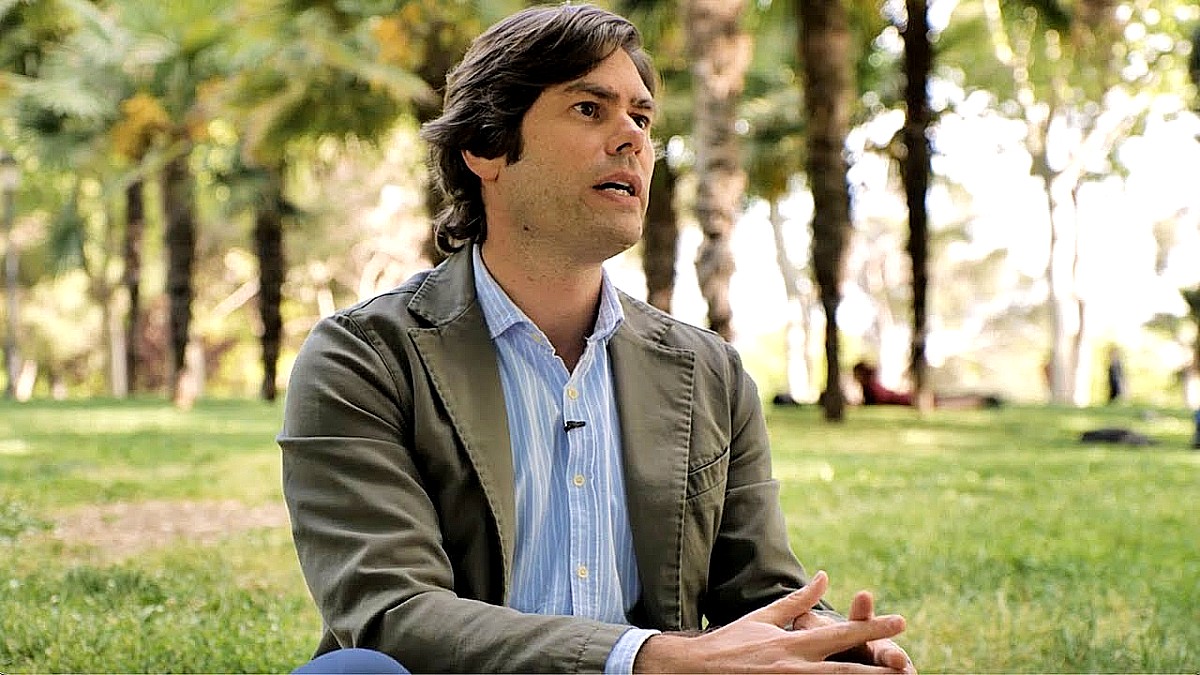 Miguel Ángel Martín Cárdaba, sociólogo y filósofo: «Lo que más te atrae de una persona no suele ser lo que más feliz te hará en una pareja»
