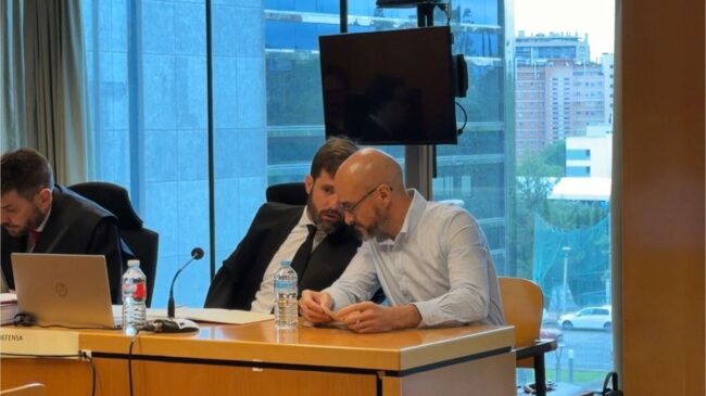 Hijos del militar que estranguló a su mujer, a los agentes: «Papá ha cogido a mamá del cuello»