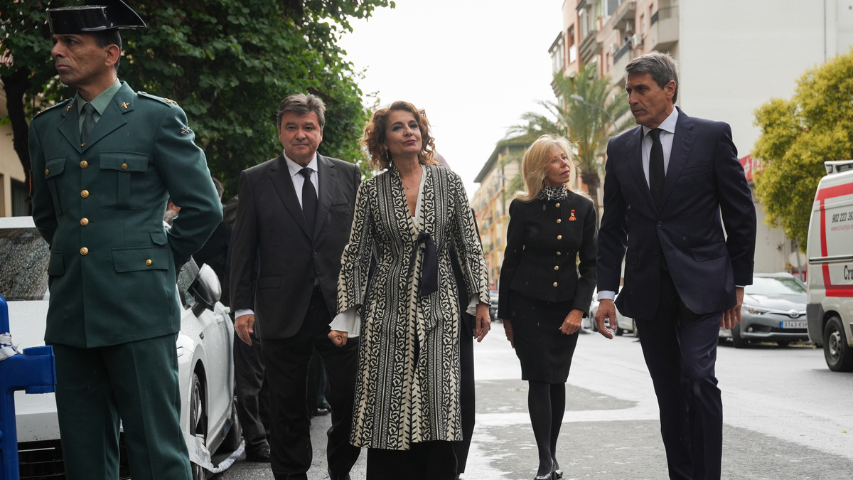 Montero puntualiza que los guardias civiles murieron «en acto de servicio»