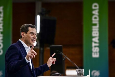 Moreno avisa al Gobierno que no se arrodillará ante el «maltrato permanente» a Andalucía