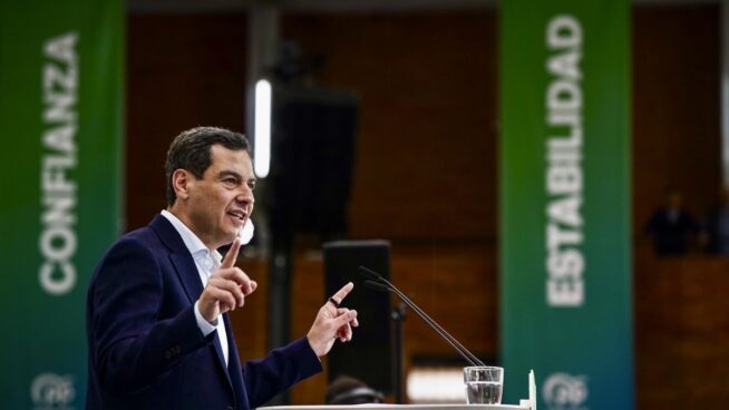 Moreno avisa al Gobierno que no se arrodillará ante el «maltrato permanente» a Andalucía