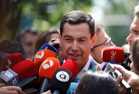 Juanma Moreno apuesta por gobernar en solitario en Andalucía pese a perder la absoluta