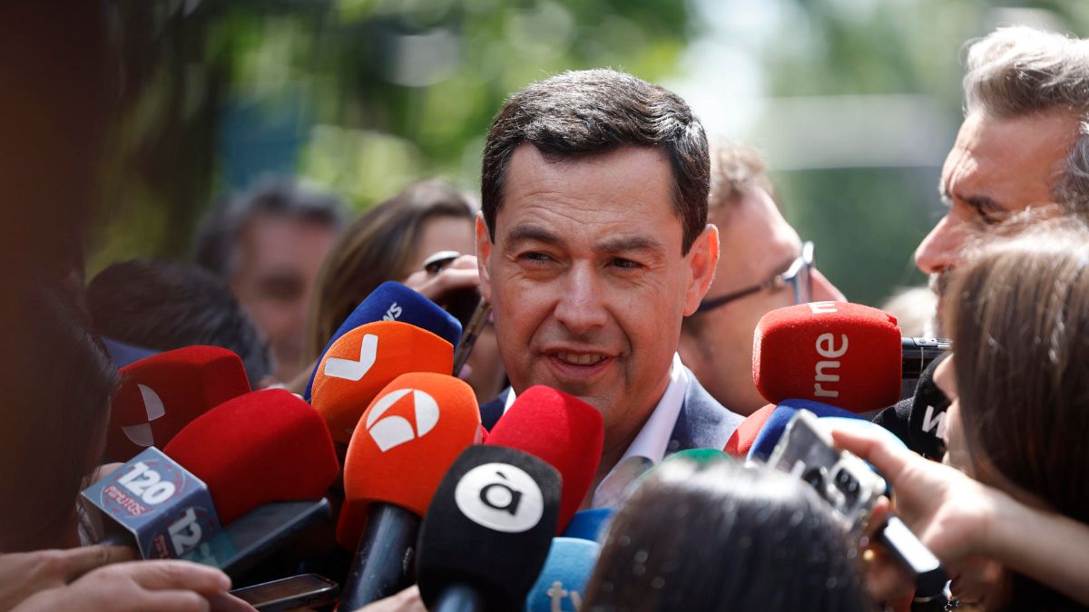 Juanma Moreno apuesta por gobernar en solitario en Andalucía pese a perder la absoluta