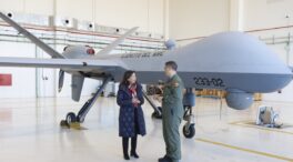 El Gobierno descarta reforzar a la Guardia Civil con drones militares en el Estrecho