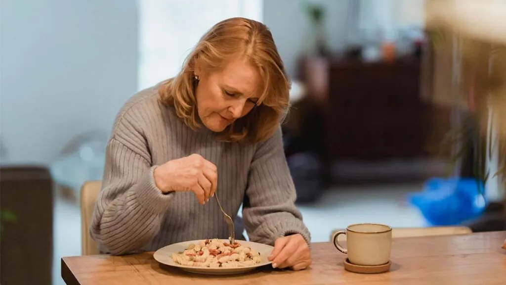 mujer-dieta-proteinas-menopausia