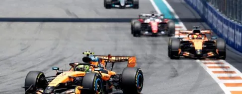 Norris lidera el doblete de McLaren y Alonso evita que Aston Martin acabe último en Miami