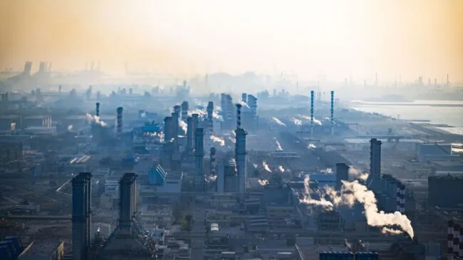 Emiratos Árabes Unidos denuncia un ataque con dron cerca de la planta nuclear de Barakah