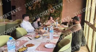 Las fotos exclusivas que confirman que Omar Montes y Lola no han roto: su comida familiar más cariñosa y ajena a los rumores