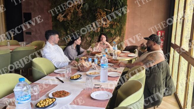 Las fotos exclusivas que confirman que Omar Montes y Lola no han roto: su comida familiar más cariñosa y ajena a los rumores