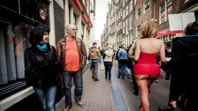 Países Bajos planea prohibir el proxenetismo y subir a 21 años la edad para prostituirse
