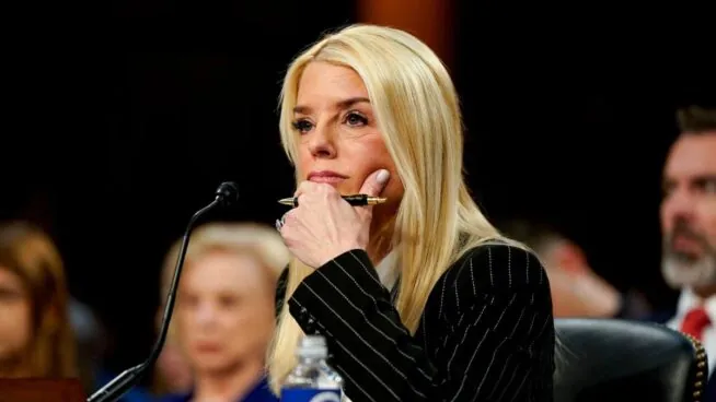 La exfiscal general de Trump admite «errores de edición» al publicar los archivos de Epstein