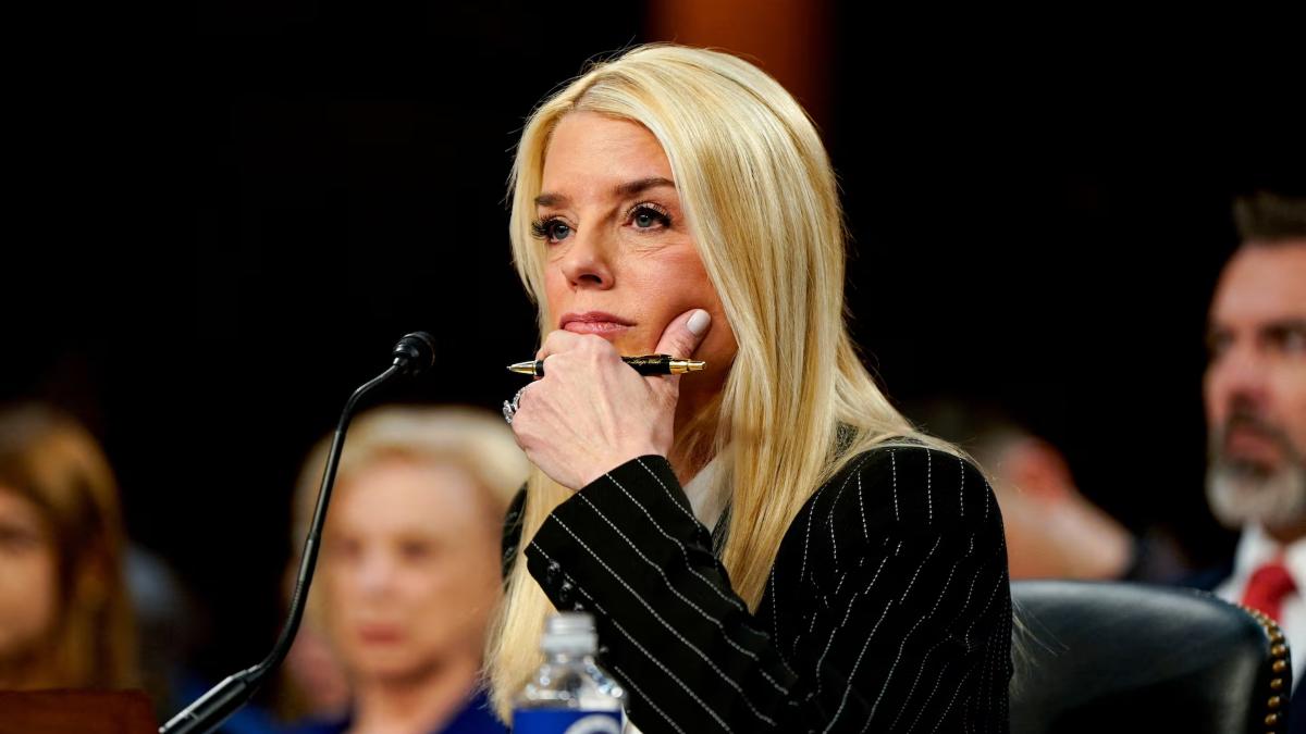 La exfiscal general de Trump admite «errores de edición» al publicar los archivos de Epstein