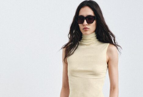 Los hemos encontrado en Mango y Zara: los cuatro pantalones con estampado tendencia esta primavera y que ya llevan las chicas más elegantes de Madrid