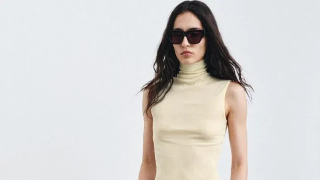 Los hemos encontrado en Mango y Zara: los cuatro pantalones con estampado tendencia esta primavera y que ya llevan las chicas más elegantes de Madrid
