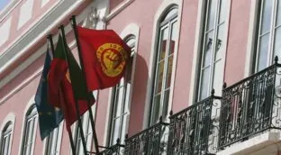 La Policía lusa registra la sede del Partido Socialista portugués en Lisboa