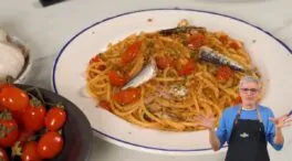 El Comidista: «Las sardinas de lata están bien, pero mejoran en esta pasta con 200 g de tomate y 100 g de pan del día anterior»