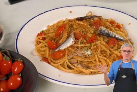 El Comidista: «Las sardinas de lata están bien, pero mejoran en esta pasta con 200 g de tomate y 100 g de pan del día anterior»