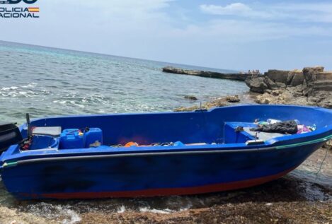 Una patera desaparece en el mar con 23 inmigrantes a bordo rumbo a Baleares