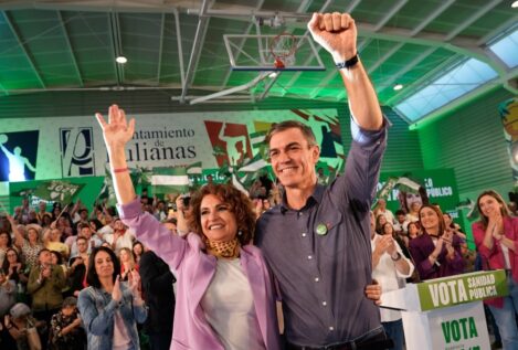 Sánchez dice que está «a mitad de tarea» tras ocho años en el Gobierno y llama a «protegerlo»