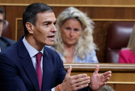 Pedro Sánchez expresa en el Congreso todo su apoyo al expresidente Zapatero