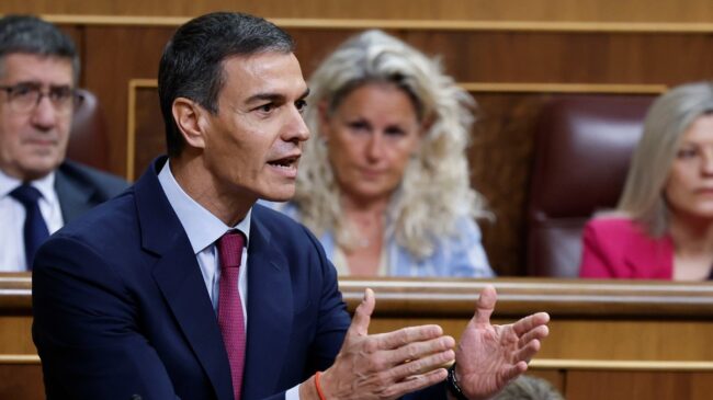Pedro Sánchez expresa en el Congreso todo su apoyo al expresidente Zapatero