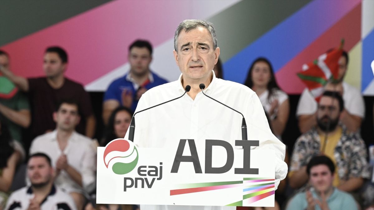 El PNV ve «irresponsable» que el Gobierno «siga más allá de 2026»: «No vale todo»