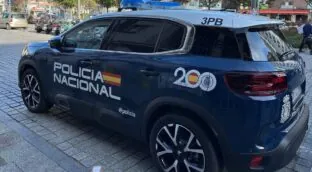 Detenidos por dejar a sus hijos en un hotel para ir de fiesta: dos niños dieron positivo en cocaína