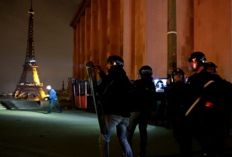 Disturbios en París tras la clasificación del PSG para la final: 127 detenidos y 11 heridos