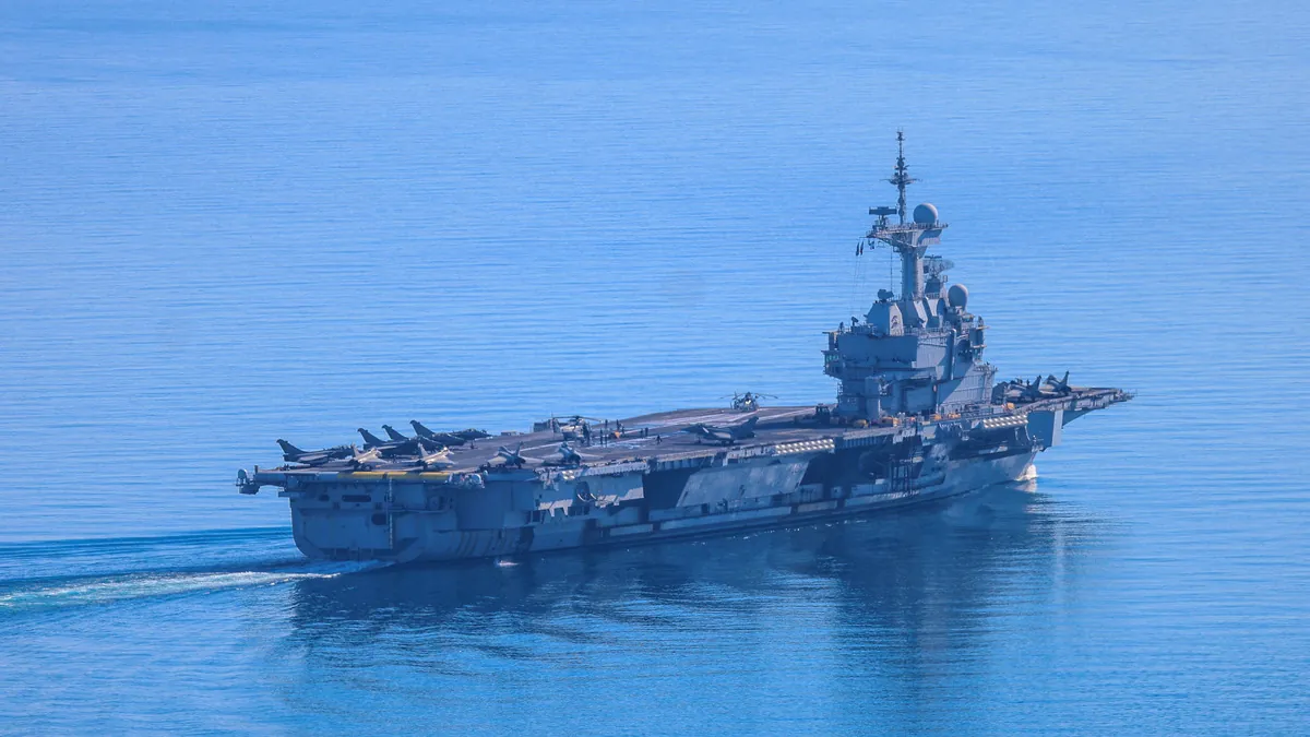 Francia envía un portaaviones al Mar Rojo para estar listo ante una posible misión en Ormuz